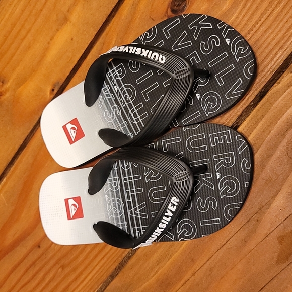 Quiksilver Other - NWOT‎ Quicksilver sandals